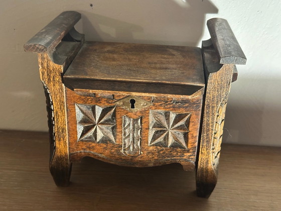 Piccolo portagioie antico a forma di poltrona bretone intagliata, Oggetti decorativi, Legno, Marrone (foto 2 di 15)