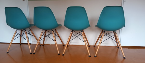 Image 1 of Vitra Eames DSW 4x