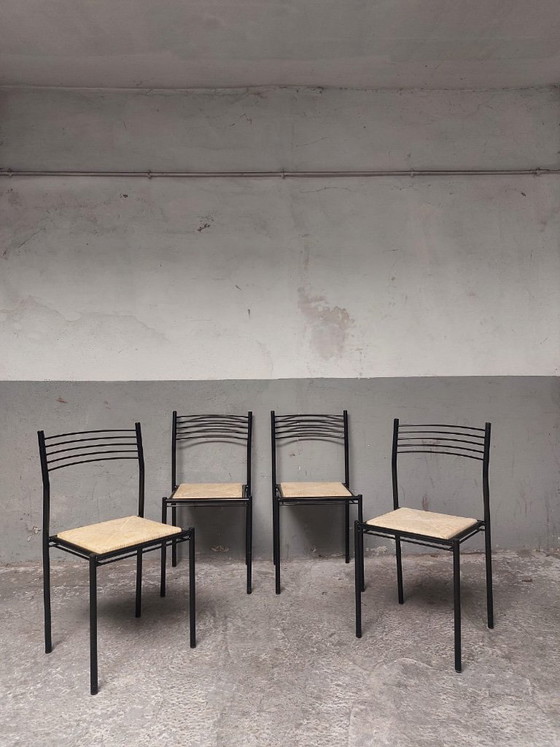 Image 1 of 4 chaises en métal avec assises en osier