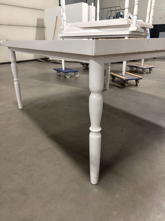 Image 1 of Grote witte houten tafel 150x150 cm – Landelijke stijl