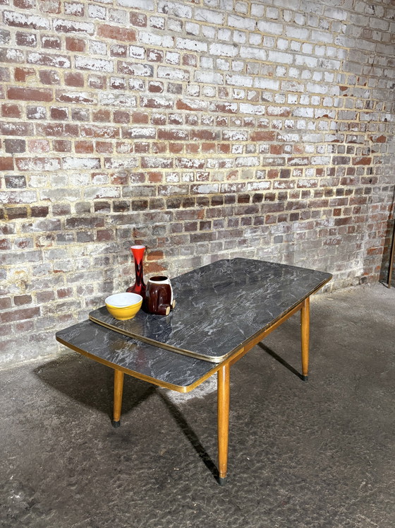 Image 1 of Uitschuifbare salontafel van teak en formica