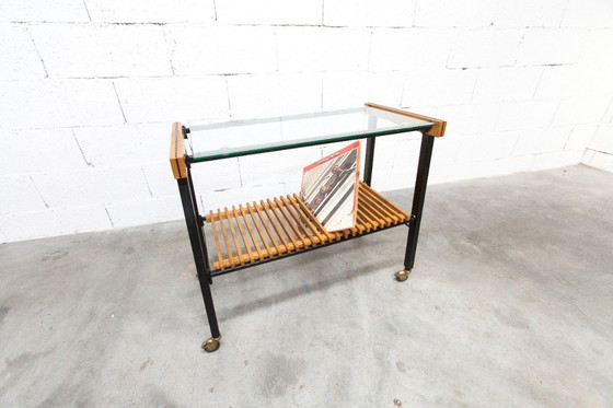 Image 1 of Serveerwagen uit de jaren 60, hifi-kast op wieltjes in teakhout, zwart metaal en glazen blad.