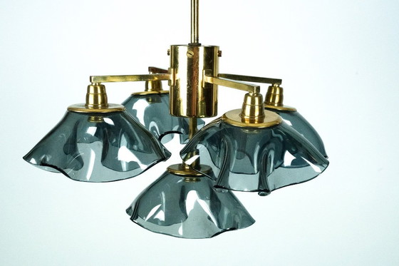 Image 1 of Italian five-arm chandelier in smoked Vistosi glass and brass, 1970s