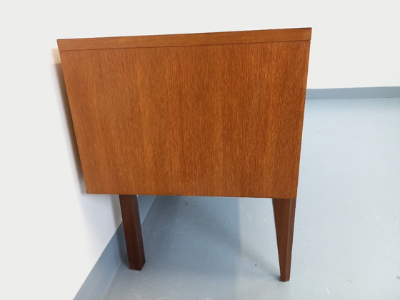 Image 1 of Piccola credenza vintage scandinava in teak degli anni '60.