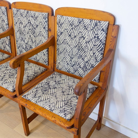 Image 1 of Gestoffeerde bank met 3 zitplaatsen, Spanje, 1910