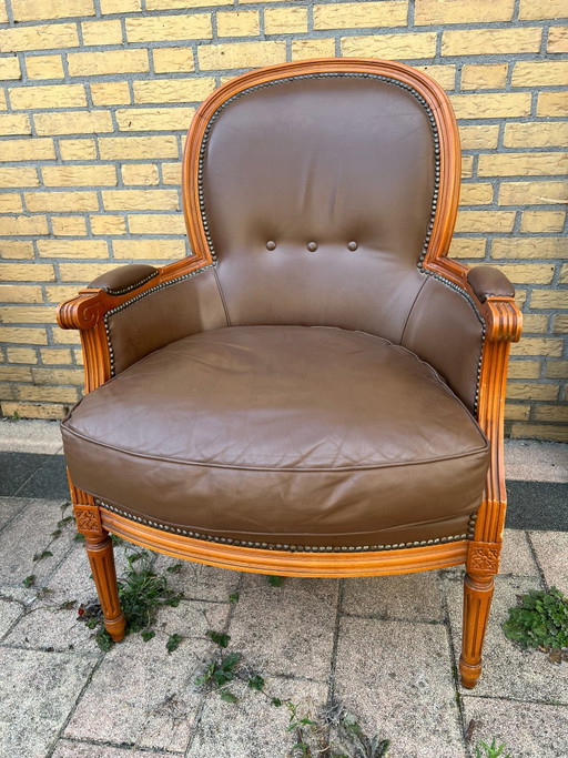 Klassischer Nussbaum Leder Sessel