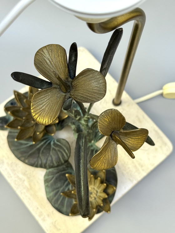 Image 1 of Lámpara de nenúfar de bronce de los años 70 sobre base de travertino - Inspirada en el Art Nouveau