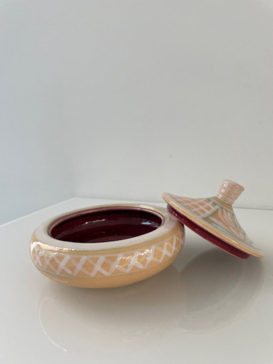 Image 1 of Caja de joyería pintada a mano en suaves tonos pastel