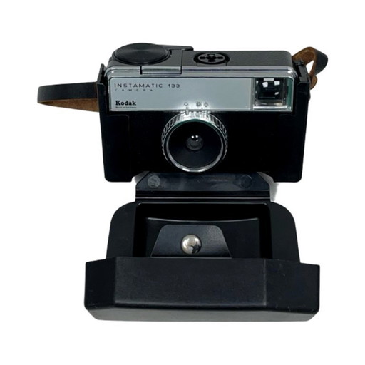 German KODAK INSTAMATIC 133 Camera with Case | 1960s. Mechanically Functional.