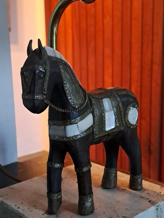 Unieke Vintage Indiase Marwari Paard Tafellamp – Handgesneden – Tafellampen, Other (photo 7 of 11)