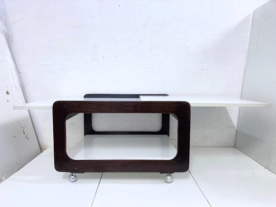 Image 1 of Mesa de centro extensible con ruedas del diseño de la era espacial de los años 70