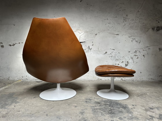 Image 1 of Fauteuil lounge Artifort F588 original avec repose-pieds