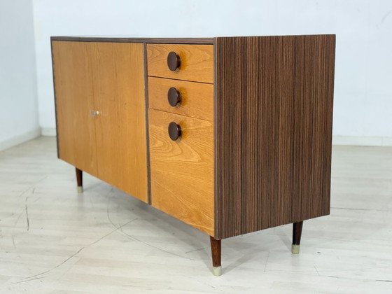 Image 1 of Credenza, cassettiera, comò, mobiletto, vintage di metà secolo