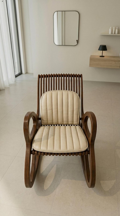 Moderner Schaukelstuhl aus Walnussholz, Bugholz-Lounge-Schaukelstuhl, cremefarbener Polstersessel, Wohnzimmerstuhl