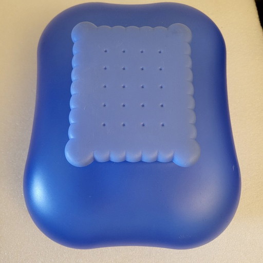 Caja de galletas Lu, Alessi, Italia, 1995