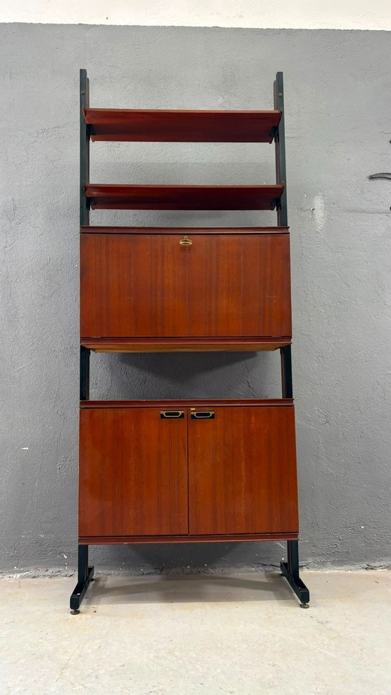 Image 1 of Meuble mural modulaire de style moderne du milieu du XXe siècle, placage teck et étagères en métal noir, années 1960, Europe