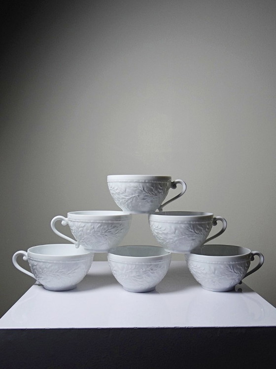 Juego de 6 tazas de porcelana blanca Bernardaud Limoges con diseño Louvre. – Loza, Porcelain (photo 7 of 12)