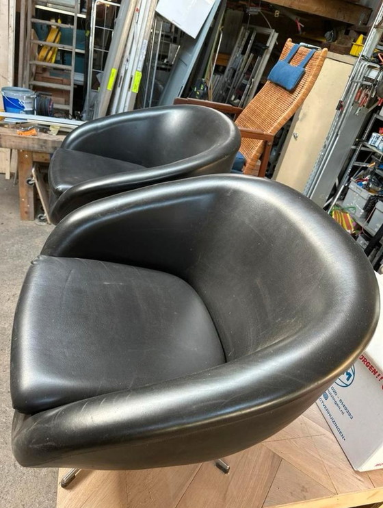 Image 1 of Twee jaar 60 kuipstoelen