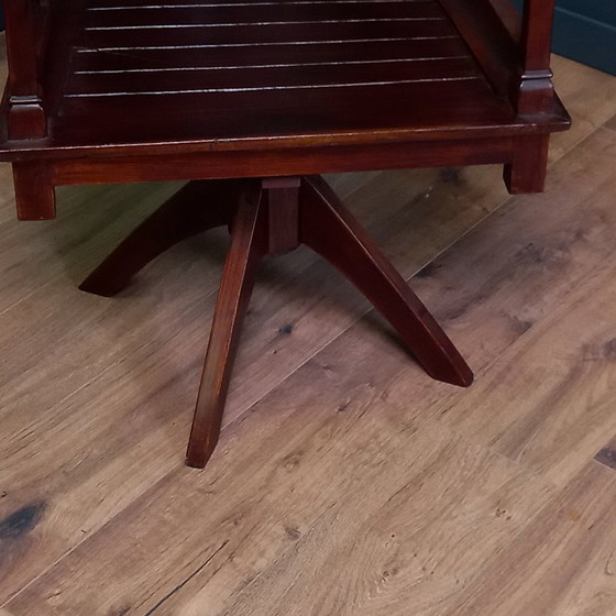 Image 1 of Chaise de bureau ancienne en acajou à coupelles