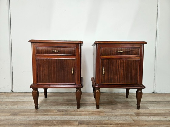 Image 1 of Paire de tables de chevet Art déco des années 1950 avec plateau miroir