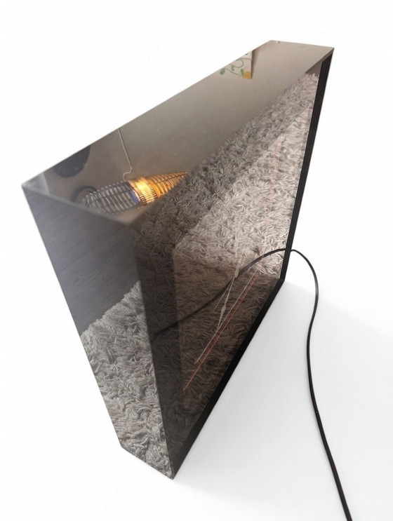 Image 1 of Porte-clés néon Zeldzame Memphis Stijl « Present Time »