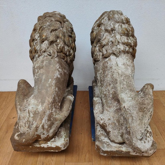 Image 1 of Set di 2 grandi statue da giardino raffiguranti un leone, ornamento da giardino in cemento.
