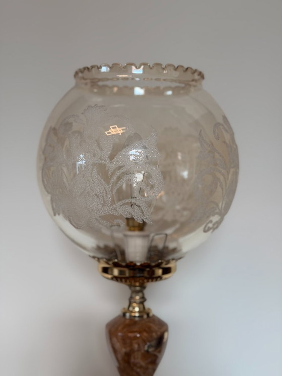 Image 1 of Vintage Agate Stone Table Lamp – 1970s Hollywood Regency – Engraved Glass Globe