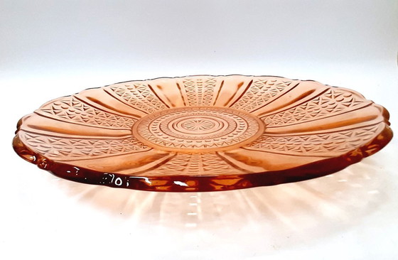 Image 1 of Assiette à gâteau ornée en verre ambré vintage