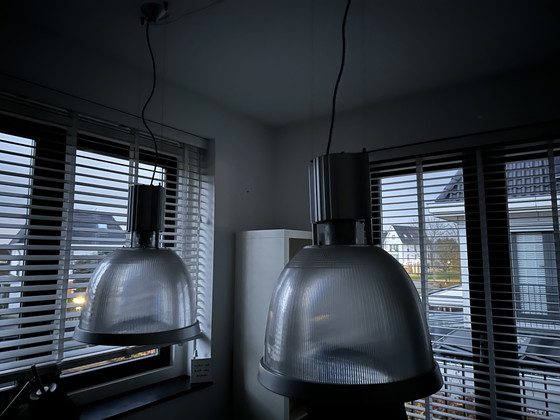 Image 1 of Twee mooie industriële lampen.