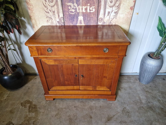 Image 1 of Klassieke franse buffetkast, commode, ladekast, wandmeubel kersenhout afm,. 92x48 en 80cm hoog.