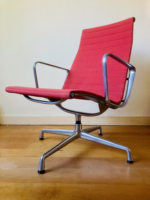 1x Vitra Eames Model EA 116