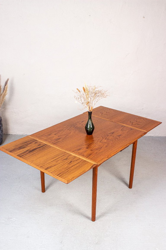 Vintage teak dining table Sigh & Søn, square, extendable, Danish design, 1960s – Wood (photo 14 of 17)