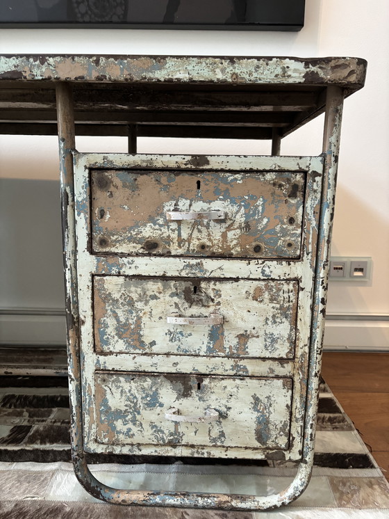Image 1 of Scrivania in metallo vintage industriale unica: un pezzo di tendenza