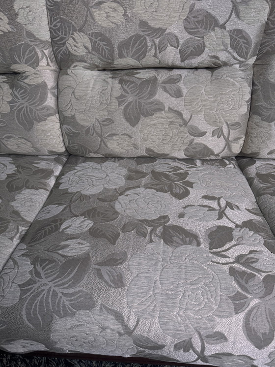 Image 1 of 3 zits bankstel totaal vernieuwd