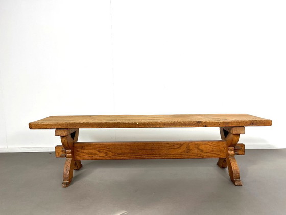 Image 1 of Große französische brutalistische Bank aus massiver Eiche, 1960er Jahre.