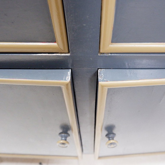 Image 1 of Mobile vintage a due pezzi laccato grigio - disponibile in coppia (B)