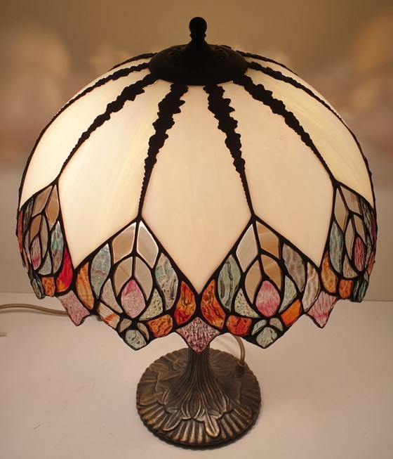 Image 1 of Large (52cm) Tiffany Stained Glass Table Lamp Peacock Feathers