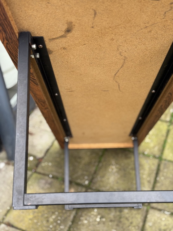 Image 1 of Tavolino da caffè impiallacciato in noce