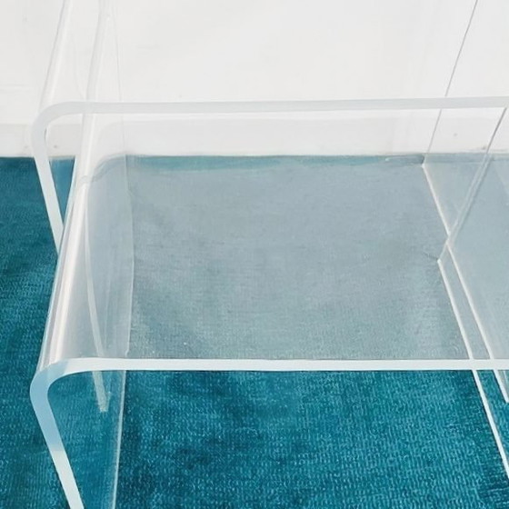 Image 1 of Mid-century Italiaanse plexiglas bijzettafels acryl space age nesting set 1970's
