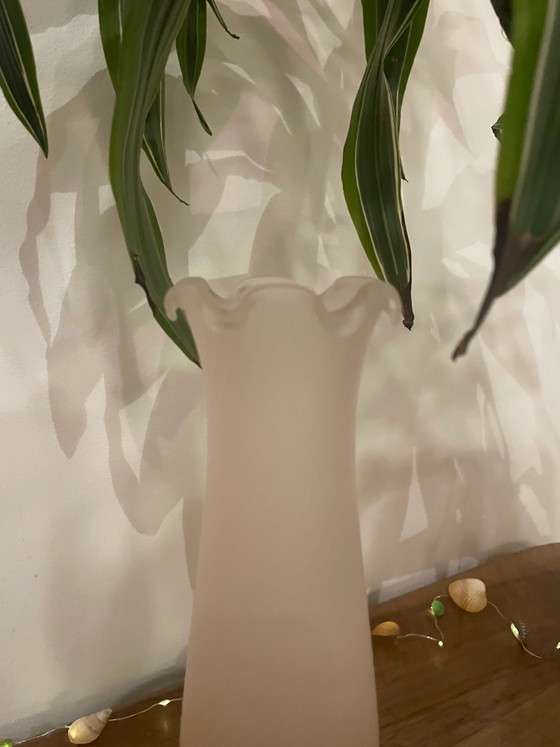 Pink frosted glass vase (photo 2 of 4)