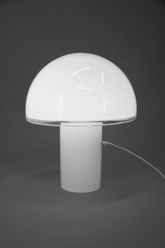 Image 1 of Grande lampe de table ou lampadaire en verre opalin italien de Fontana Arte, années 2010