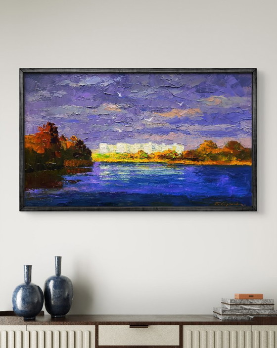 Image 1 of Origineel olieverfschilderij: Stadsgezicht in de herfst, nieuwe gebouwen aan de overkant van de rivier.