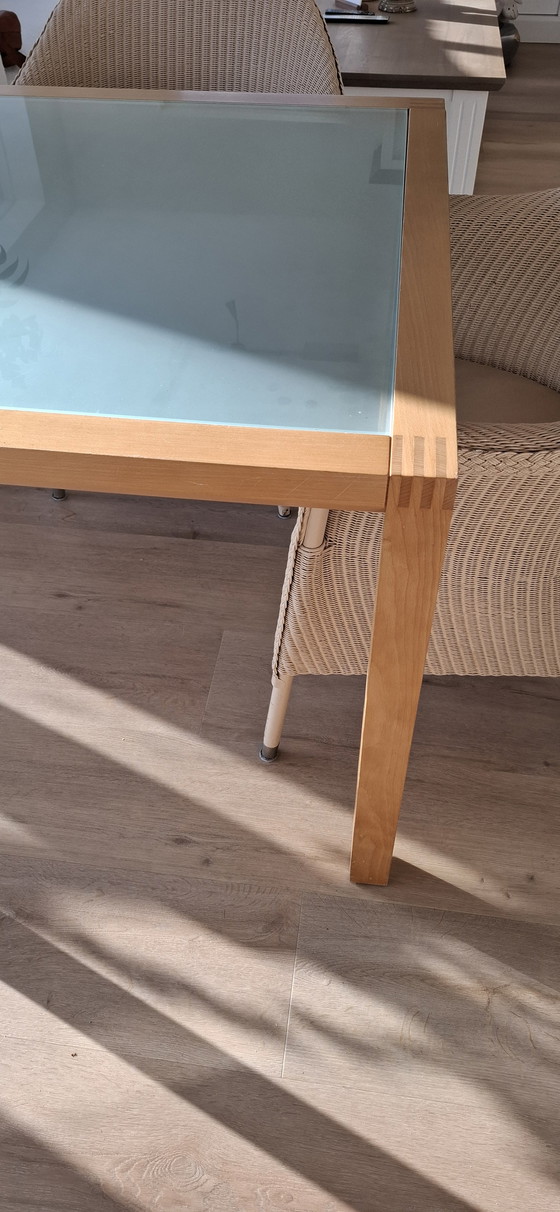 Image 1 of (Ontbijt)tafel - hout met melkglas