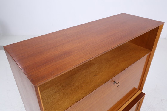 Image 1 of Armoire à linge vintage des années 60 | Mid Century Armoire à vêtements Vintage Armoire à casiers Rétro des années 70 #07-64