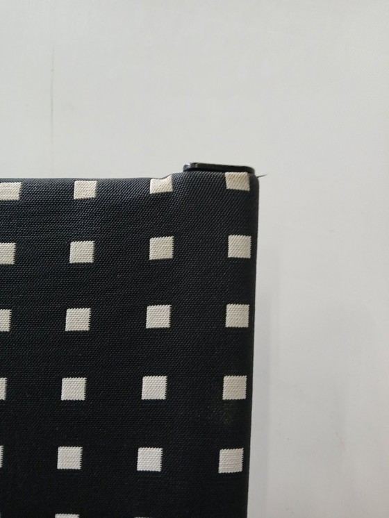 Image 1 of 6 sillas de conferencia Vitra AC3, color negro y cuadros blancos