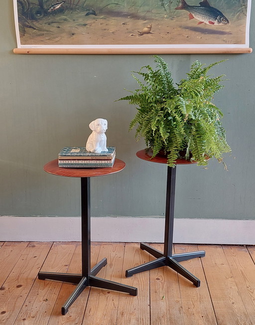 Conjunto vintage de taburetes o taburetes escolares