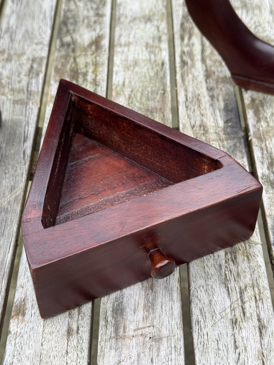 Image 1 of Table d'appoint en teck fin – une sculpture fonctionnelle