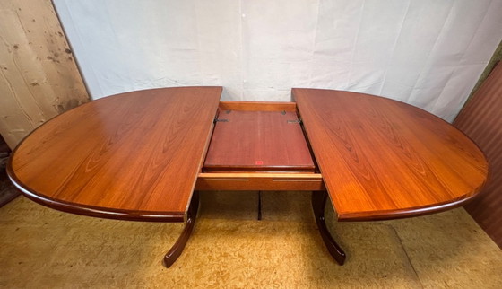 Image 1 of Mid-Century Retro Vintage Teak Ausziehbarer Ovaler Esstisch von G-Plan - Victor Wilkins, 1960er Jahre