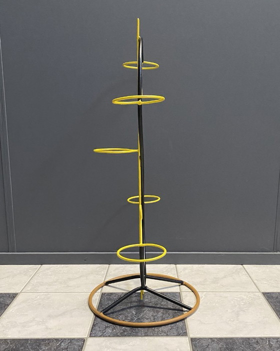 Image 1 of Présentoir à fleurs en métal à plusieurs niveaux en forme de dollar, années 1970