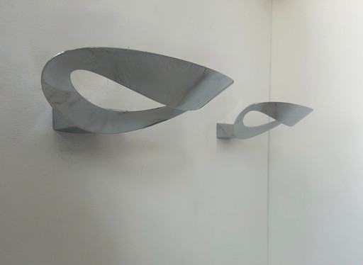 Coppia di applique "Mesmeri" in metallo cromato di Artemide, Italia 1980